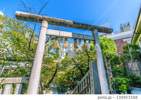 日本の東京都市景観 鶯谷駅前の元三島神社などを望む＝17日 130953508