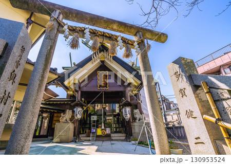 日本の東京都市景観 鶯谷駅前の元三島神社などを望む＝17日 130953524