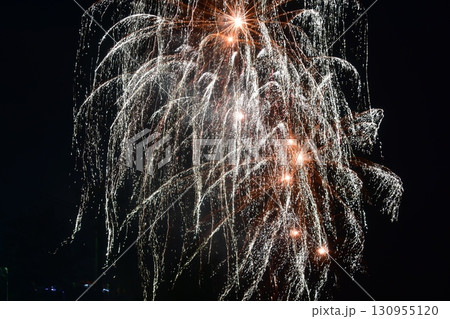花火の光 130955120