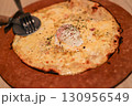 半熟卵のチーズピザ 半熟卵のチーズピザ 130956549