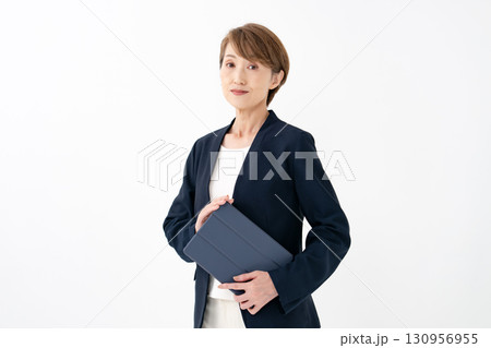 女性 ビジネス タブレット 女性 ビジネス タブレット 130956955