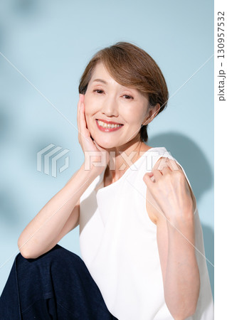 ビューティー　女性　 130957532