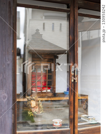 町内に建つ小さな地蔵尊 130958242