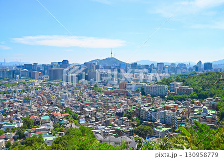 仁王山無無台展望台から見たソウル市街の風景【韓国/ソウル特別市】 仁王山無無台展望台から見たソウル市街の風景【韓国/ソウル特別市】 130958779