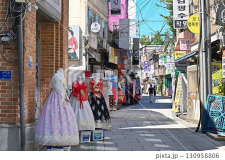 景福宮周辺の路地裏の風景【韓国/ソウル特別市】 130958806