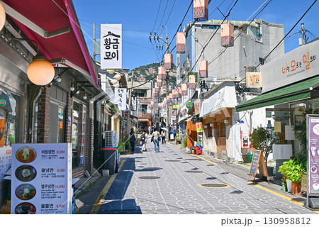 世宗マウル飲食文化通りの風景【韓国ソウル特別市】 世宗マウル飲食文化通りの風景【韓国ソウル特別市】 130958812
