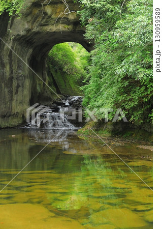 農溝の滝(亀岩の洞窟) 130959589