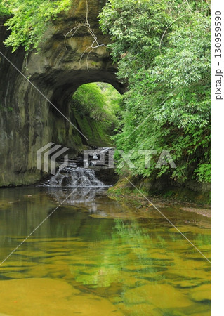 農溝の滝(亀岩の洞窟) 130959590