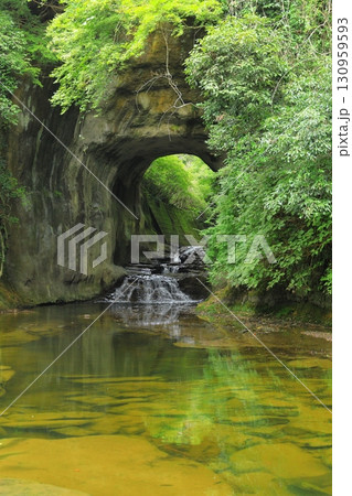 農溝の滝(亀岩の洞窟) 130959593