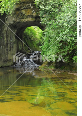 農溝の滝(亀岩の洞窟) 130959597