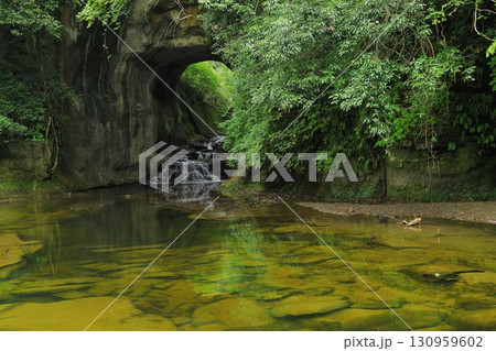 農溝の滝(亀岩の洞窟) 130959602