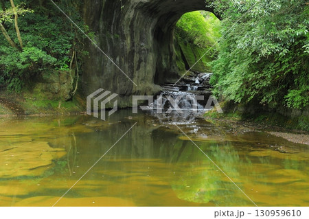 農溝の滝(亀岩の洞窟) 130959610