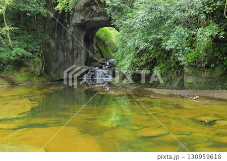 農溝の滝(亀岩の洞窟) 130959618