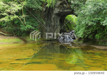 農溝の滝(亀岩の洞窟) 130959640