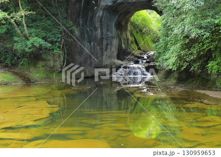 農溝の滝(亀岩の洞窟) 130959653
