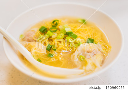 本場香港の海老ワンタン麺 130960953