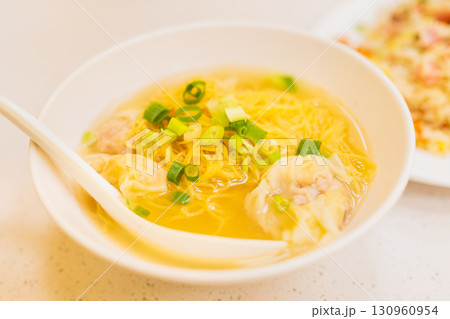 本場香港の海老ワンタン麺 130960954