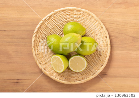 ［高知県産］グリーンレモン 130962502