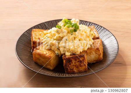 厚揚げ 卵サラダ 厚揚げ 卵サラダ 130962807