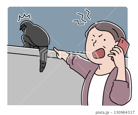 泥棒を見つけ通報する女性 泥棒を見つけ通報する女性 130964317