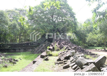 廃墟と化した遺跡3 廃墟と化した遺跡3 130965517