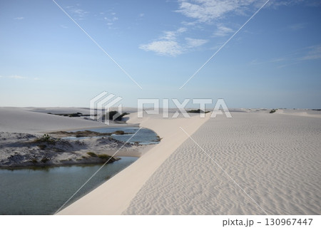 白い砂丘と小湖、レンソイス14 白い砂丘と小湖、レンソイス14 130967447