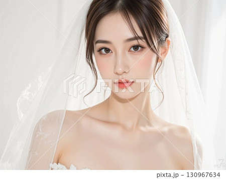 ウェディングドレスを着た女性 130967634