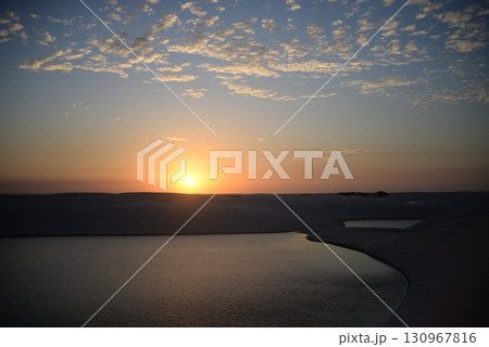 砂丘の美しい夕日、レンソイス2 130967816