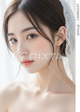 ウェディングドレスを着た女性 130968197