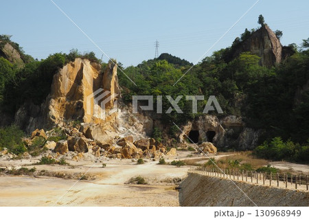 有田焼　泉山磁石場（日本磁器発祥の地） 130968949