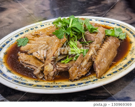 東南アジア料理　ローストダック 130969369