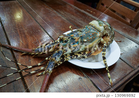 シーフードレストランの伊勢エビ 130969892