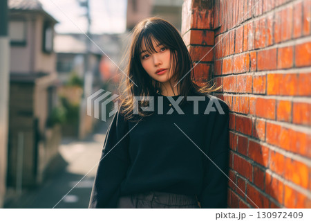 セーターを着た女性 セーターを着た女性 130972409