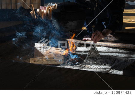 【囲炉裏素材】妻籠宿・脇本陣奥谷の囲炉裏【長野県】 【囲炉裏素材】妻籠宿・脇本陣奥谷の囲炉裏【長野県】 130974422