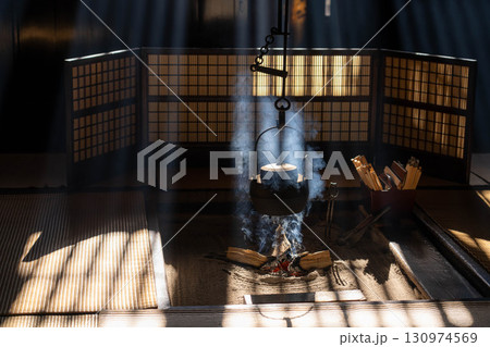 【光芒素材】冬の風物詩・妻籠宿脇本陣奥谷の光芒【長野県】 【光芒素材】冬の風物詩・妻籠宿脇本陣奥谷の光芒【長野県】 130974569