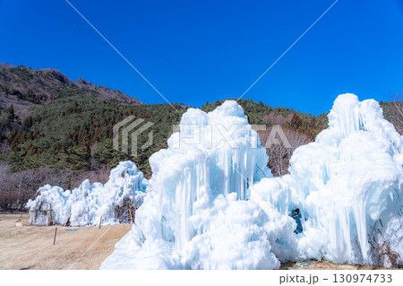 【富士山素材】西湖こおりまつりの樹氷と風景【山梨県】 【富士山素材】西湖こおりまつりの樹氷と風景【山梨県】 130974733