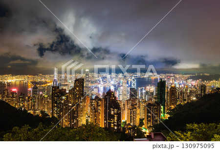香港　100万ドルの夜景　ビクトリアピークから眺望 130975095