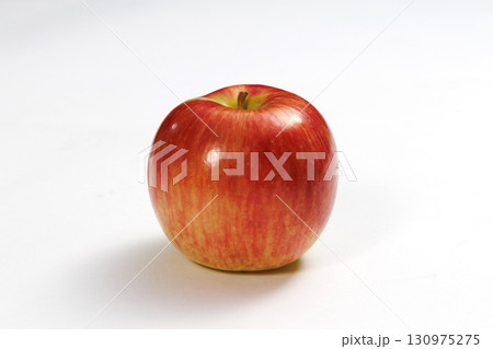 新鮮なりんご 130975275