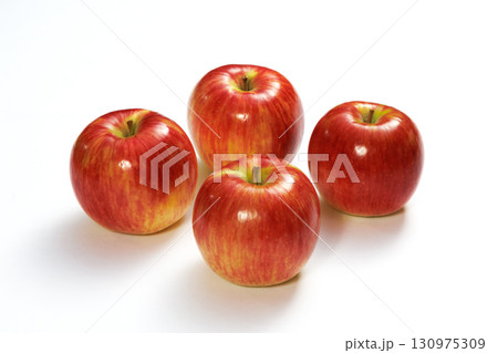 新鮮なりんご 130975309