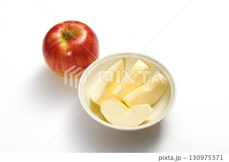 新鮮なりんご 130975371