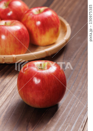 新鮮なりんご 新鮮なりんご 130975385