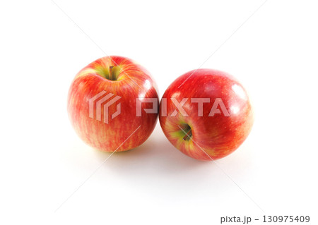 新鮮なりんご 130975409