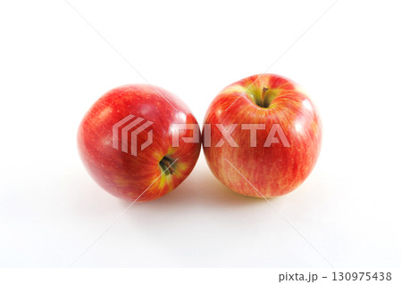 新鮮なりんご 130975438