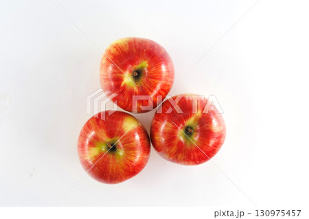 新鮮なりんご 130975457