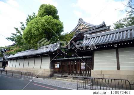 仏光寺　勅使門　京都市下京区 130975462