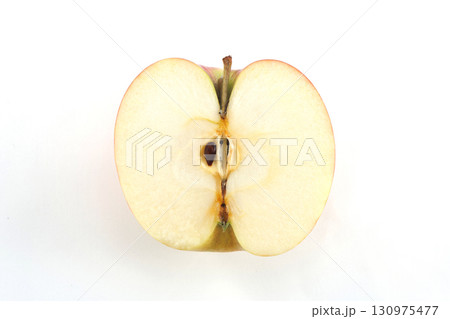 新鮮なりんご 130975477