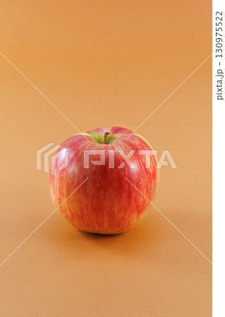 新鮮なりんご 130975522