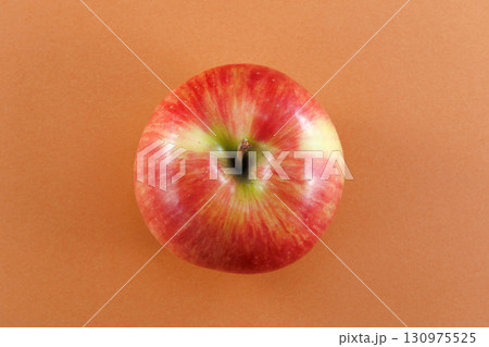 新鮮なりんご 130975525