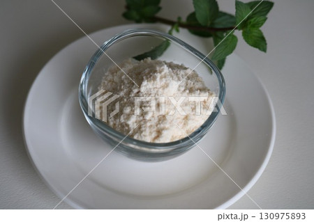 てんさい糖　健康　ハーブの葉 130975893