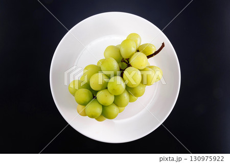 新鮮なシャインマスカット 130975922